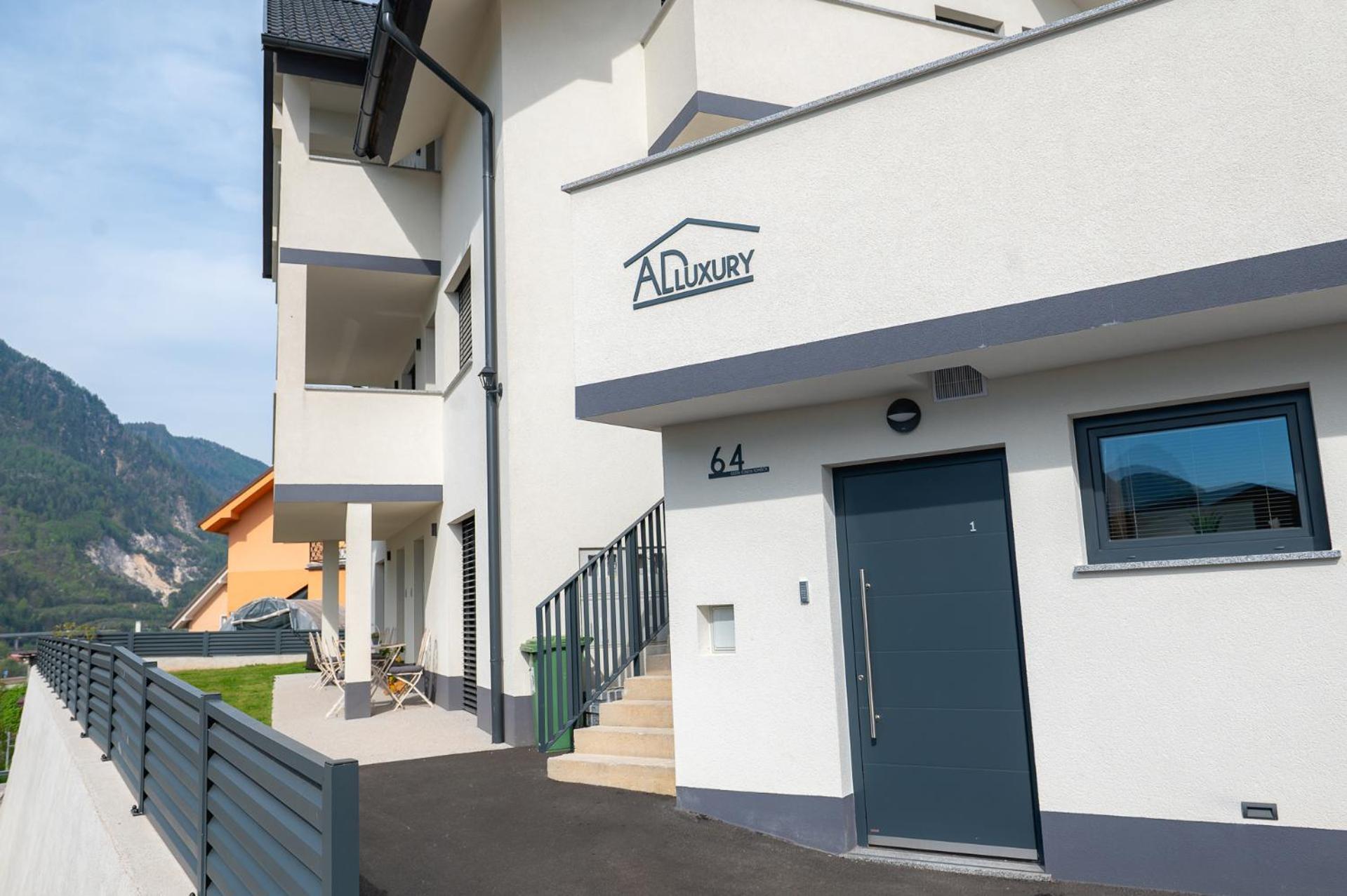 Apartments Luxury Ad ゴレンスカ地方 エクステリア 写真